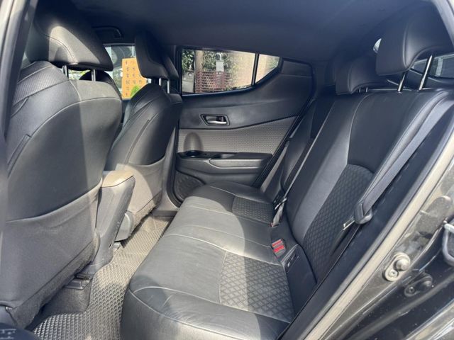 Toyota C-HR  第4張相片