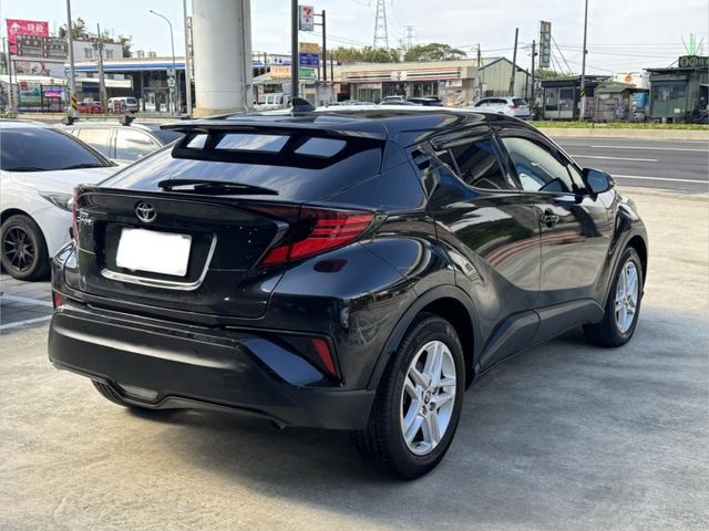 Toyota C-HR  第6張相片