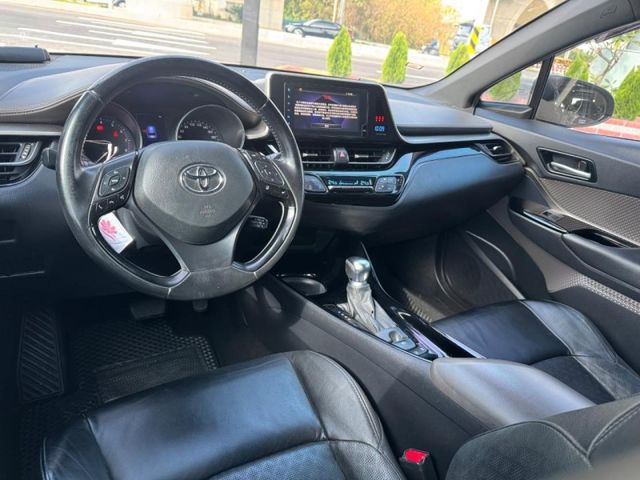 Toyota C-HR  第7張相片