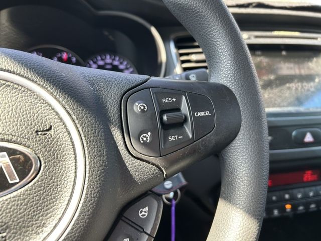 Kia Carens  第8張相片