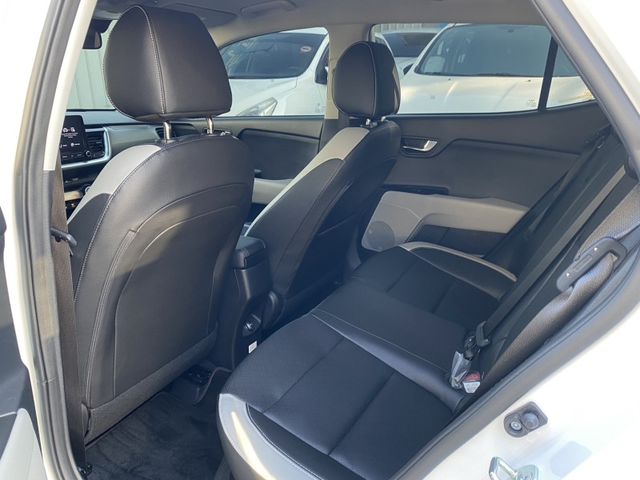 Kia stonic  第8張相片