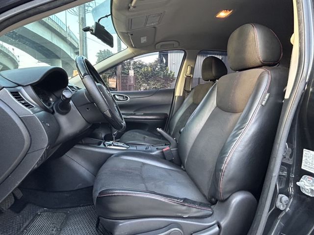 Nissan Tiida  第2張相片