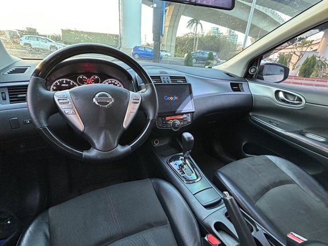 Nissan Tiida  第7張相片