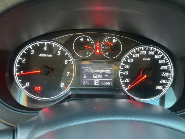 Nissan Tiida  第8張相片