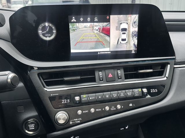 Lexus ES  第2張相片