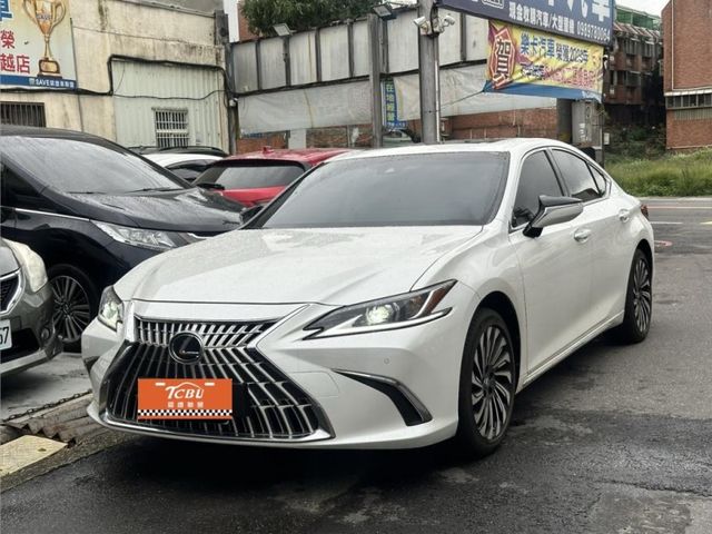 Lexus ES  第4張相片