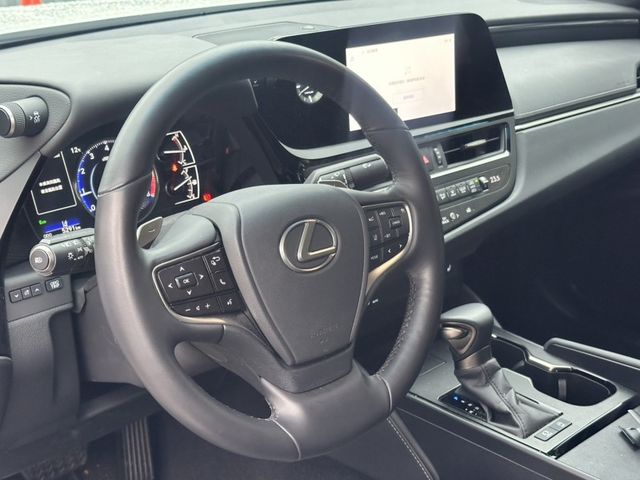 Lexus ES  第5張相片