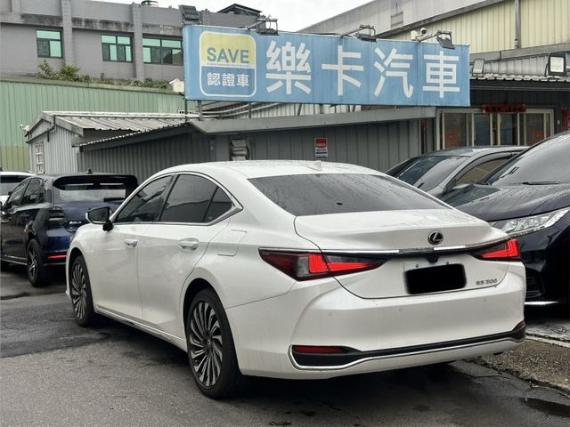 Lexus ES  第6張相片