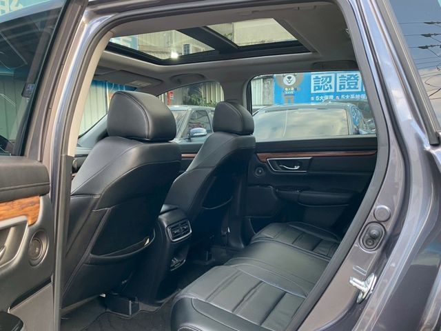 Honda CR-V  第8張相片