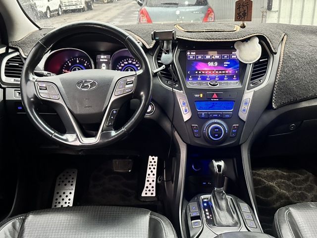 Hyundai Santa Fe  第7張相片