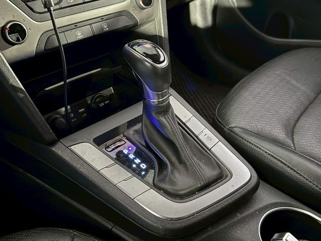 Hyundai Elantra  第6張相片