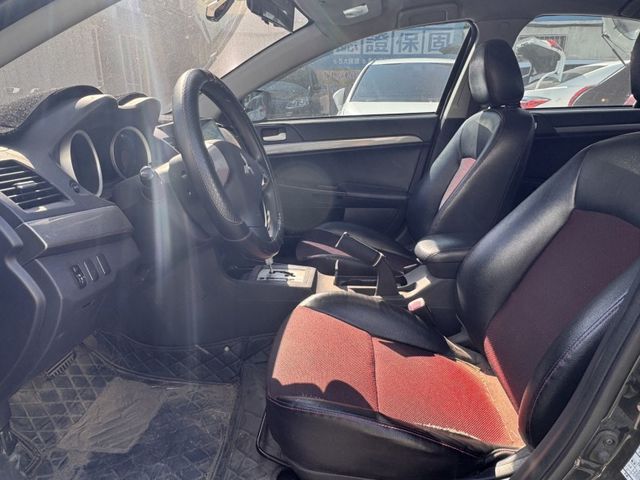 Mitsubishi Lancer  第6張相片