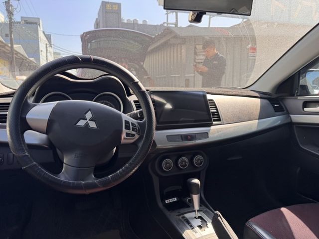 Mitsubishi Lancer  第7張相片