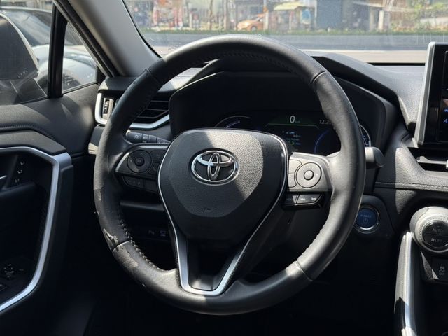 Toyota RAV4  第15張相片