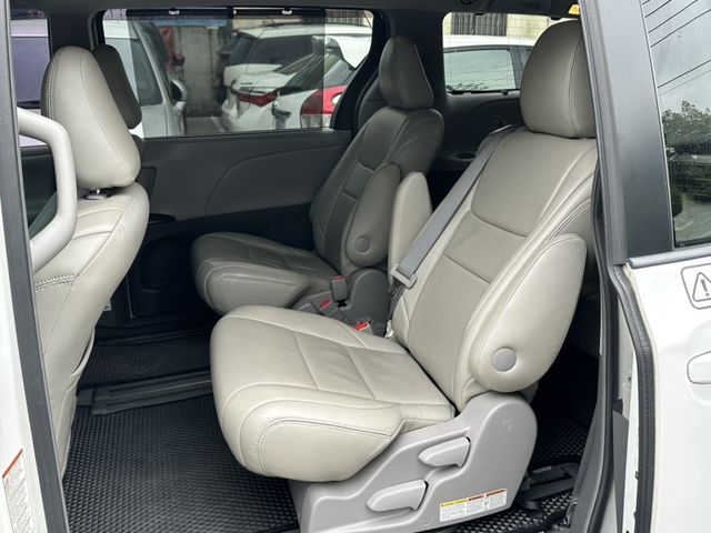 Toyota Sienna  第8張相片