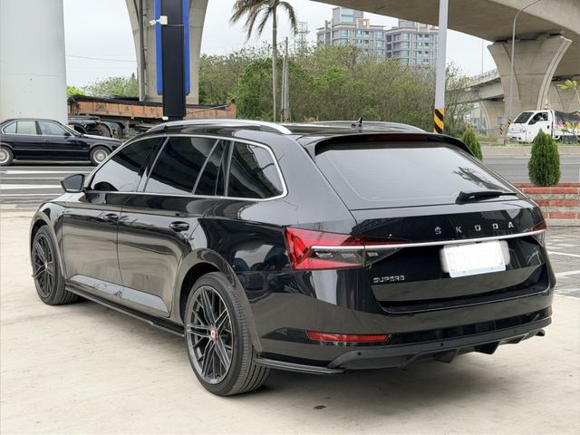 Skoda Superb  第5張相片