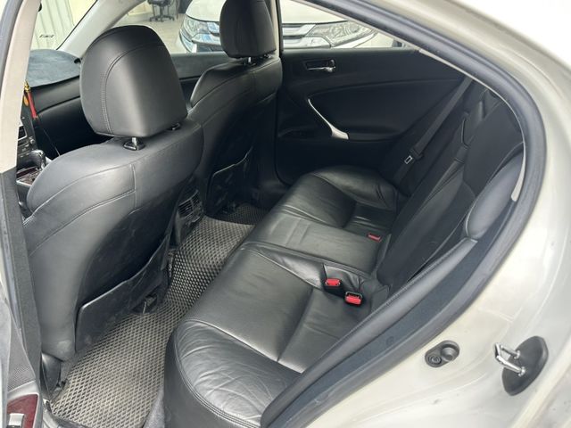 Lexus IS  第7張相片