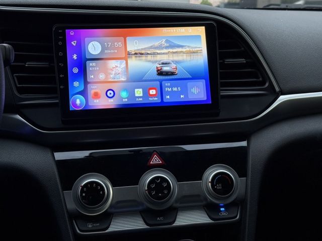 Hyundai Elantra  第3張相片