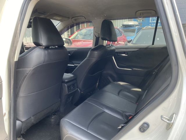 Toyota RAV4  第8張相片