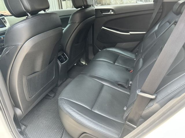 2016 TUCSON 白  第8張相片