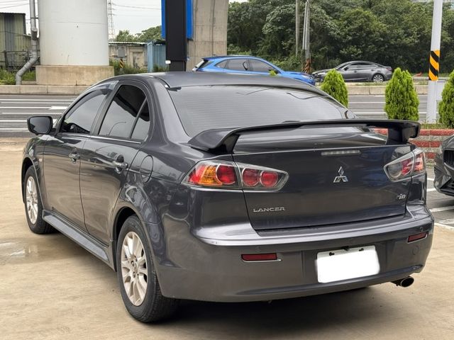 Mitsubishi Lancer  第5張相片