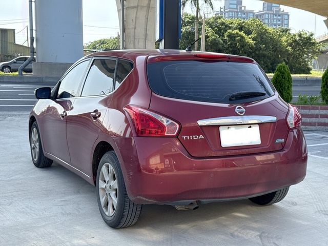 2013 TIIDA 紅  第5張相片
