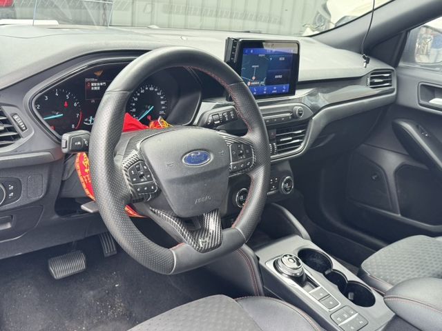 2020 FOCUS ST-line 藍  第7張相片