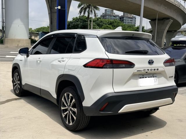 2022 Corolla cross 白  第5張相片