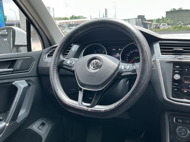 2018 TIGUAN 白  第6張相片