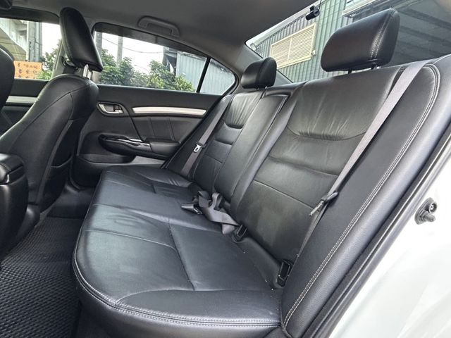2015 CIVIC 白  第3張相片