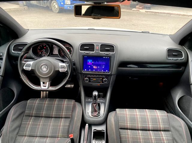 VOLKSWAGEN福斯 GOLF GTI  第3張相片