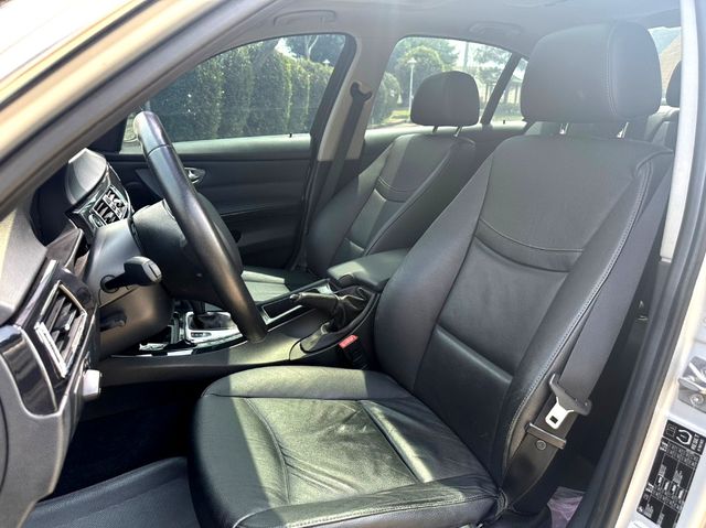 BMW寶馬 320I  第7張相片