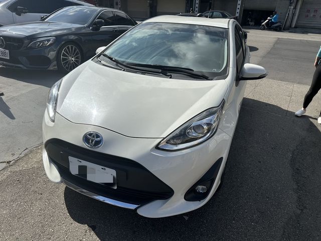 TOYOTA豐田 PRIUS C  第1張相片