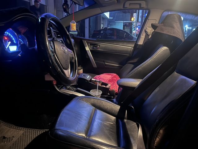 TOYOTA豐田 ALTIS  第3張相片