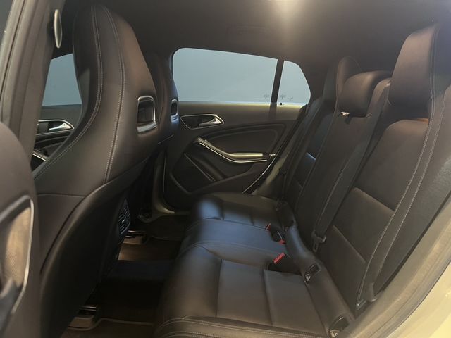 M-BENZ賓士 CLA200  第5張相片