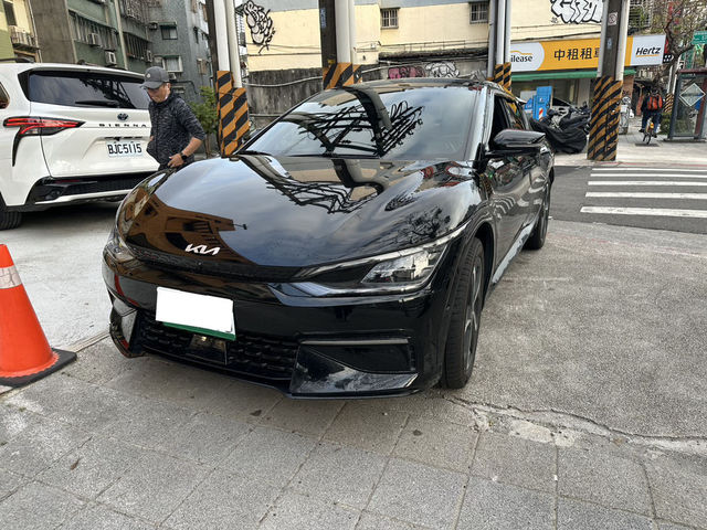 KIA起亞 EV6  第1張相片