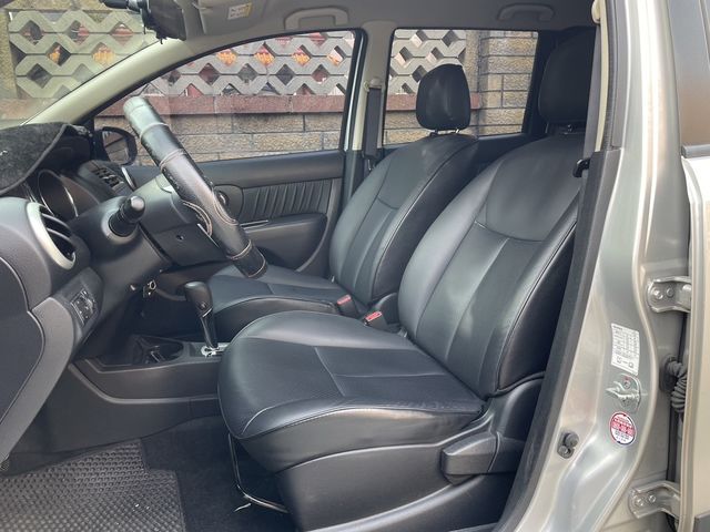 NISSAN日產 LIVINA  第3張相片