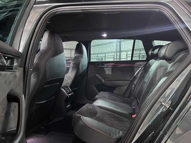 SKODA司科達 SUPERB COMBI  第3張相片