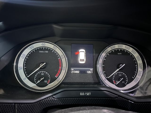 SKODA司科達 SUPERB COMBI  第5張相片