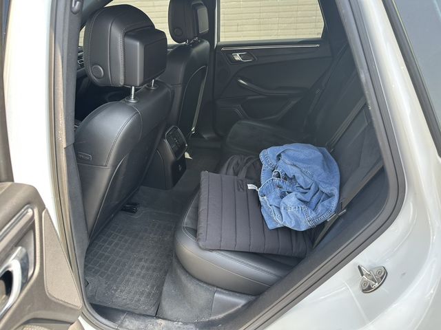 PORSCHE保時捷 MACAN  第3張相片