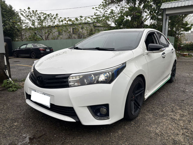 TOYOTA豐田 ALTIS  第3張相片