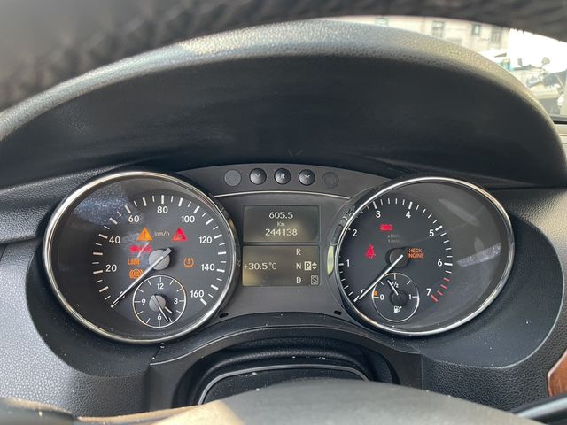 M-BENZ賓士 R350  第5張相片