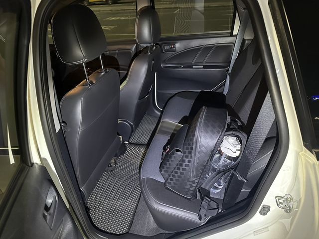 MITSUBISHI三菱 COLT PLUS  第4張相片