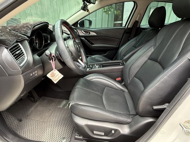 MAZDA馬自達 MAZDA 3  第2張相片