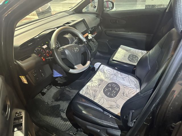 TOYOTA豐田 WISH  第2張相片