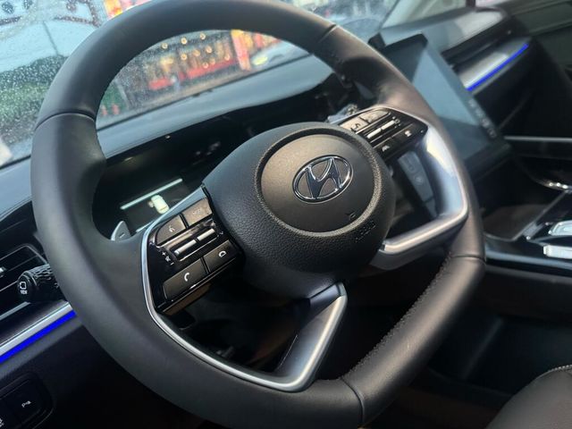 HYUNDAI現代 CUSTIN  第2張相片
