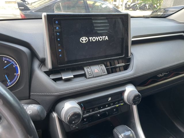 TOYOTA豐田 RAV4  第4張相片