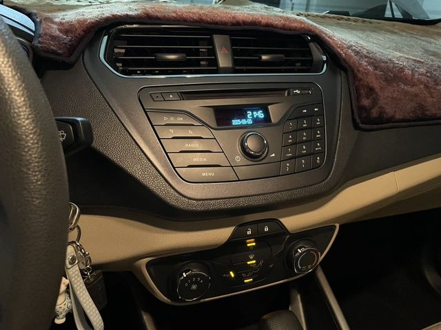 FORD福特 ESCORT  第4張相片