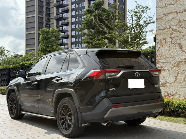 TOYOTA豐田 RAV4  第6張相片