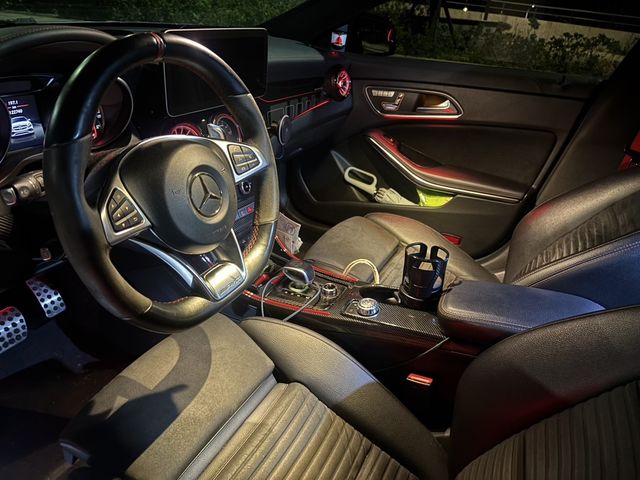 M-BENZ賓士 CLA45 AMG  第2張相片